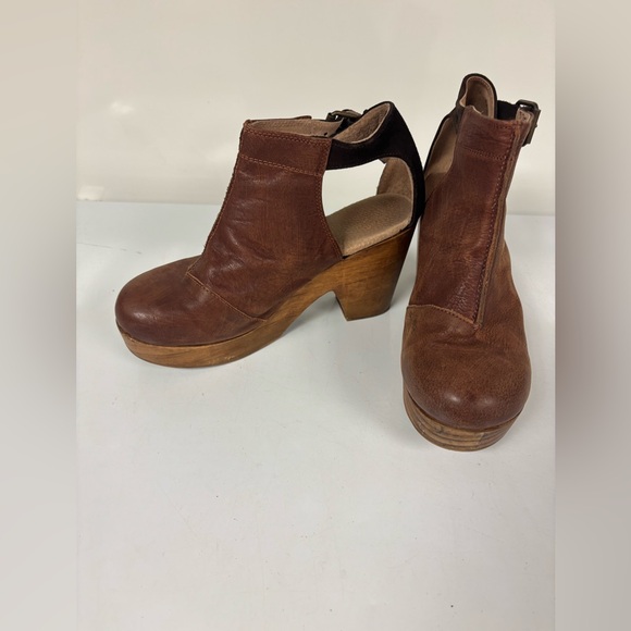 Free People Brown Leather Ankle Boots. Size 38 - Picture 4 of 8